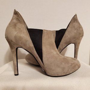 BCBG PL BAM BOOTIES - Size 9
